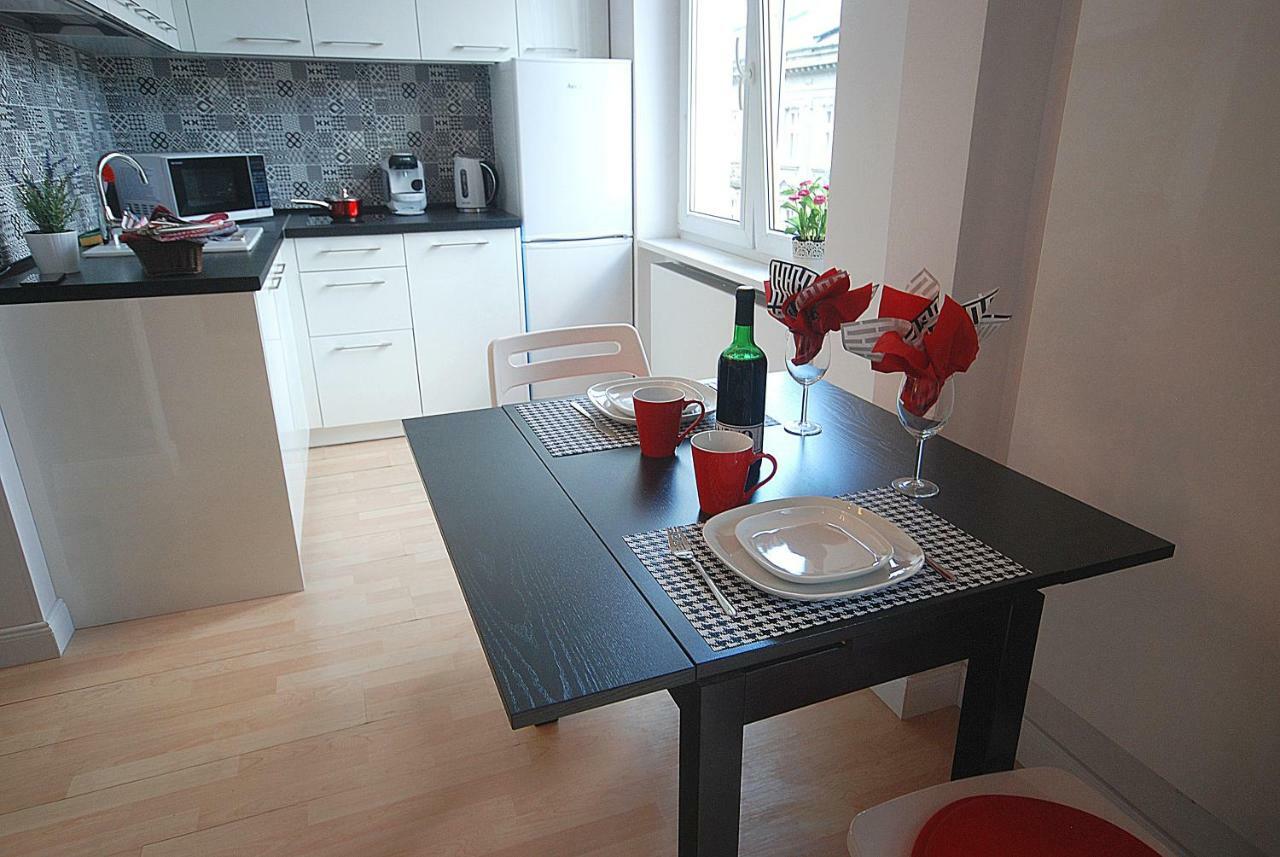 Nowy Apartament Wilcza Warsaw Exterior photo